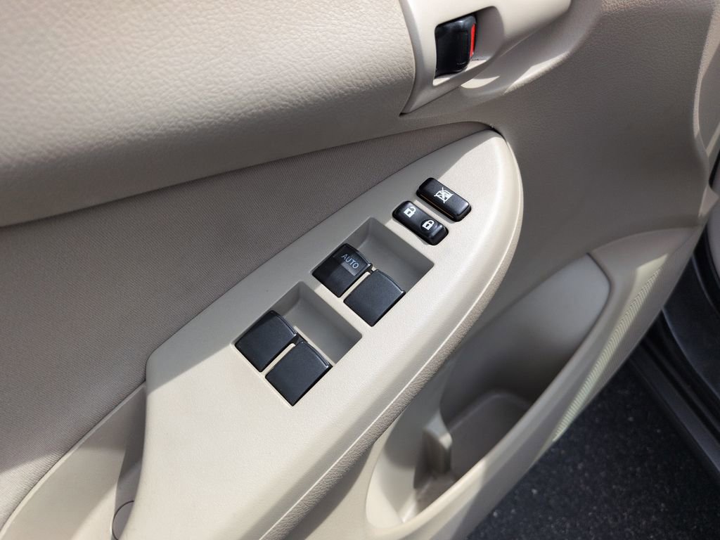 Used 2009 Toyota Corolla LE FWD image 12