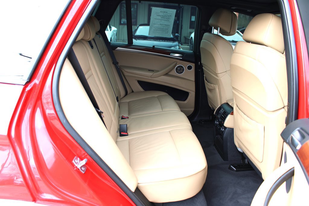 Used 2012 BMW X5 M image 20