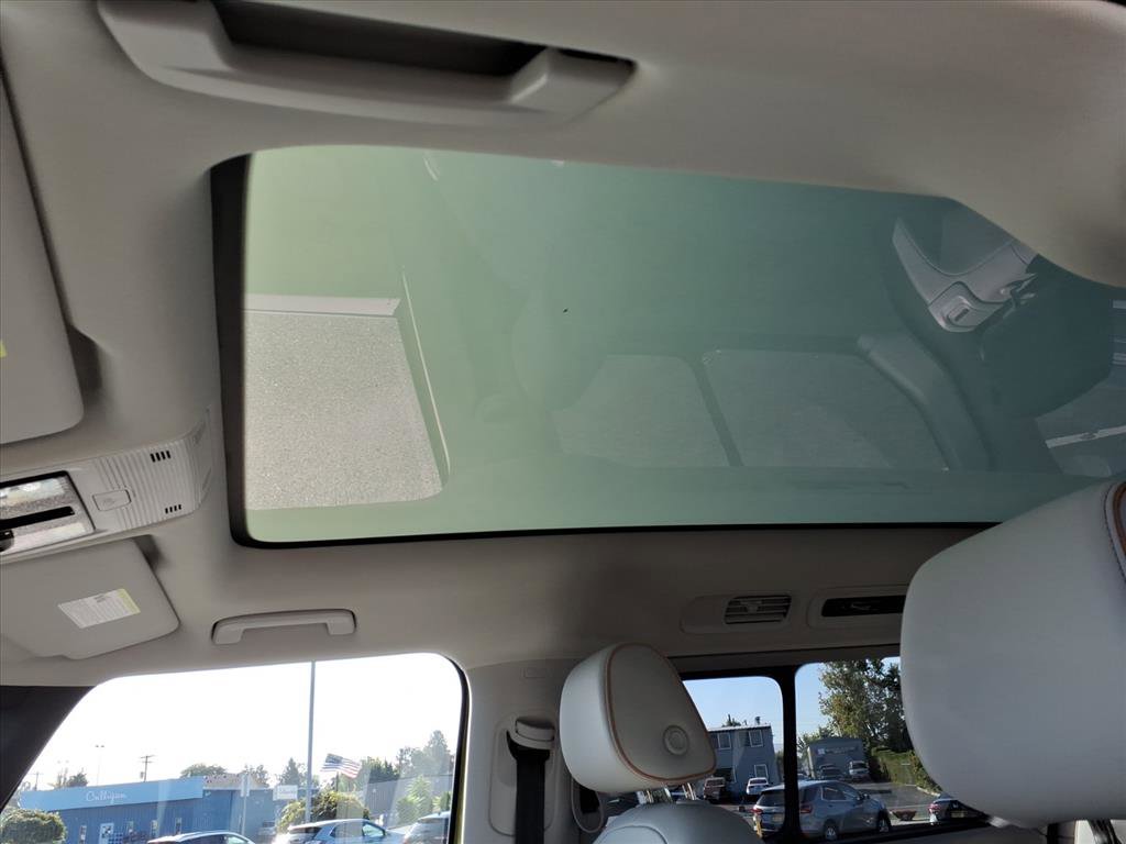 New 2025 Volkswagen ID. Buzz Pro S Plus image 9