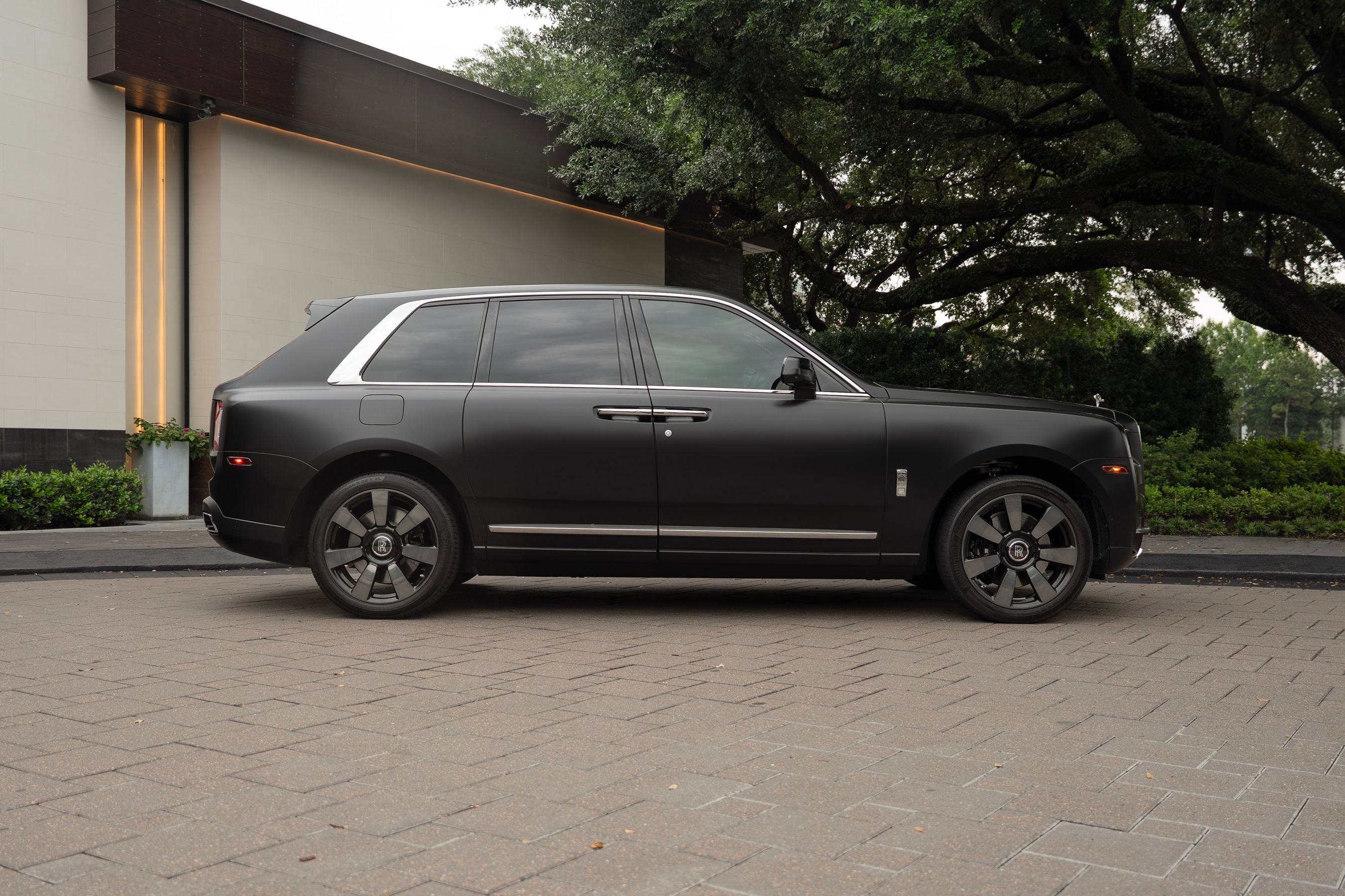 Certified 2023 Rolls-Royce Cullinan AWD/4WD image 5