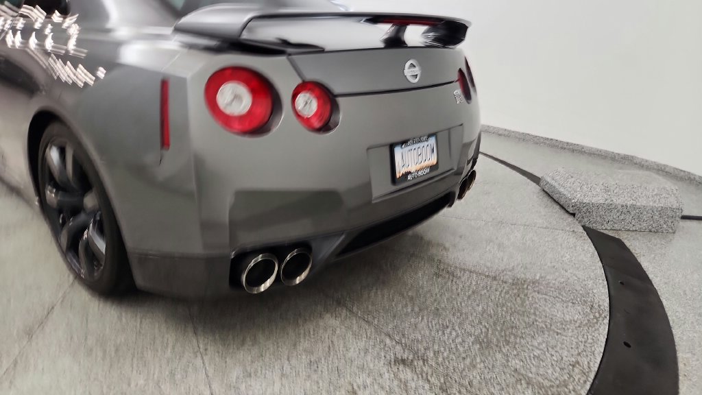 Used 2009 Nissan GT-R Premium AWD/4WD image 18