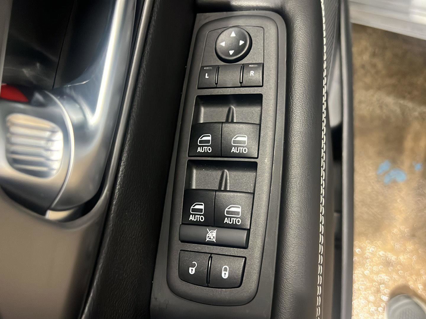 New 2026 Chrysler Voyager LX FWD image 17