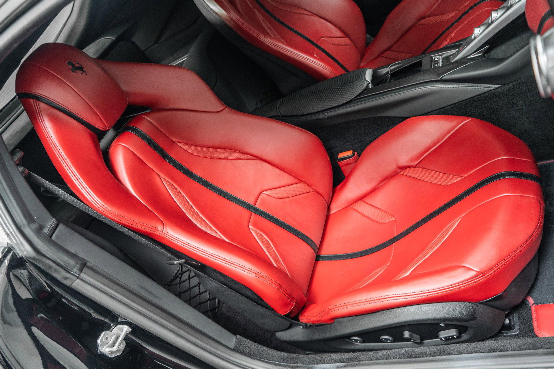 Used 2020 Ferrari 812 Superfast image 26