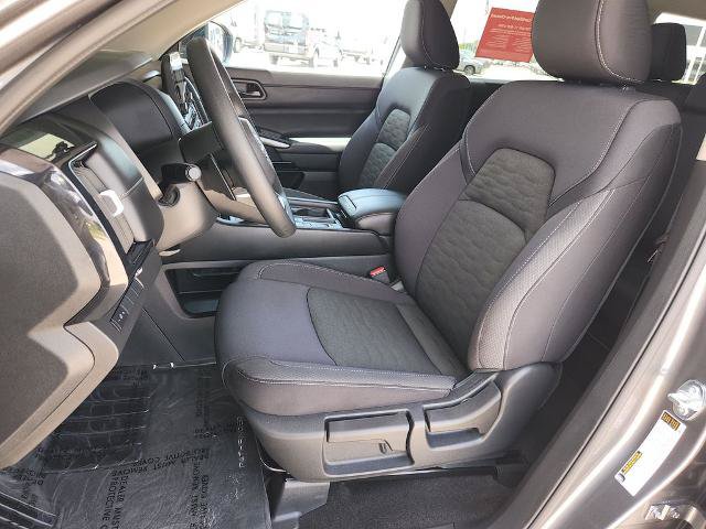 Certified 2025 Nissan Pathfinder S FWD image 13