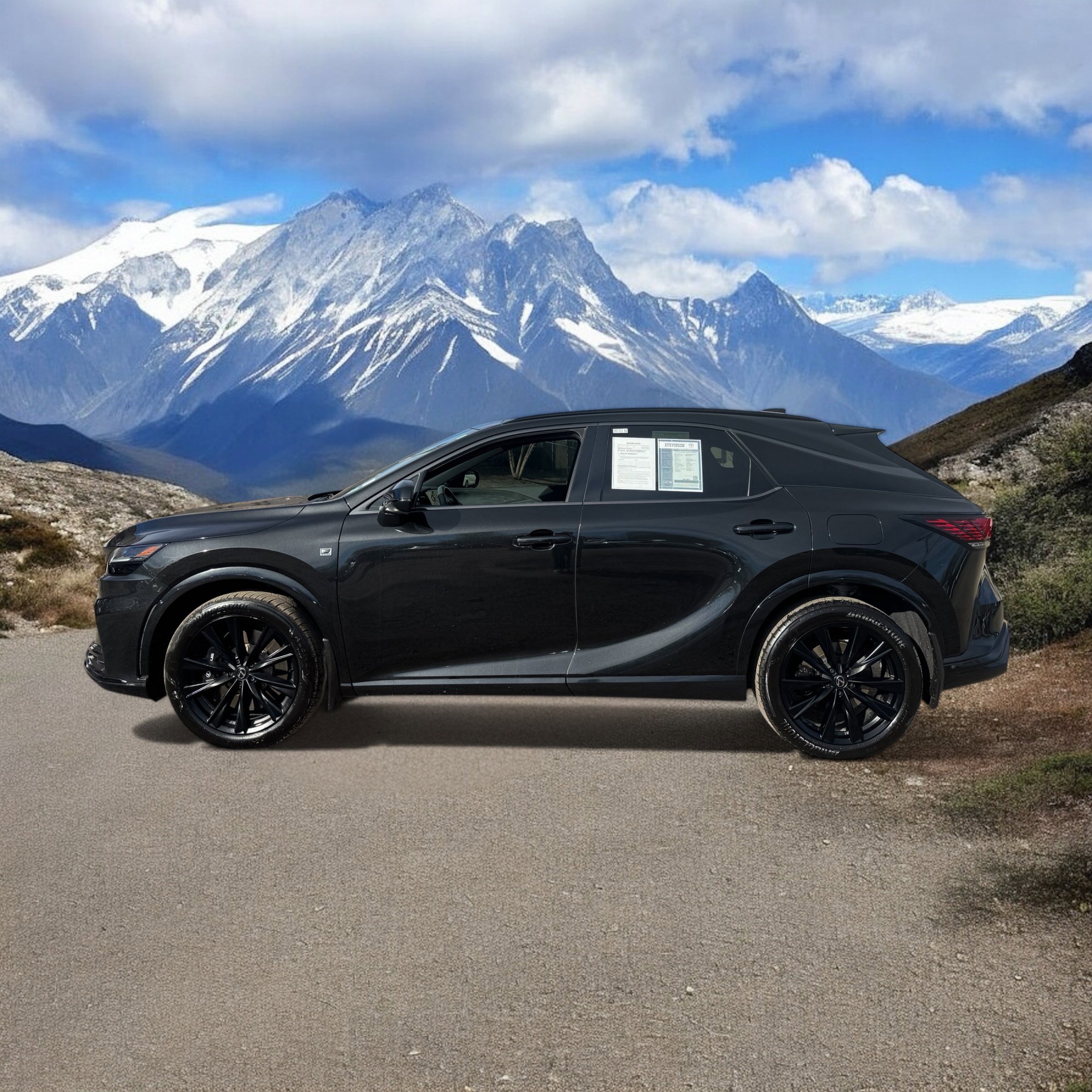 Used 2023 Lexus RX 500h F Sport w/ Accessory Package (Z1) image 2