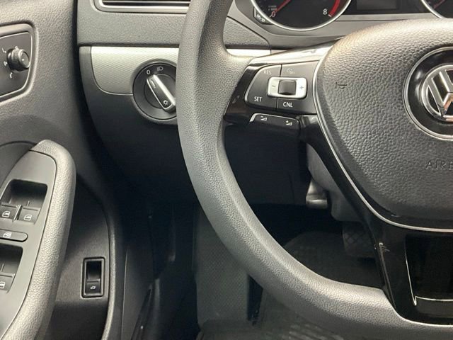 Used 2016 Volkswagen Jetta SE FWD image 12