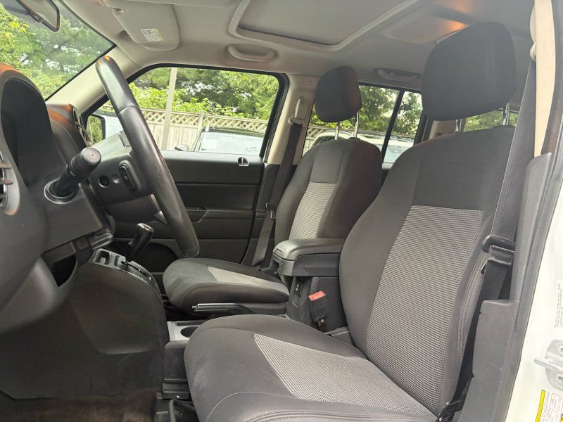 Used 2014 Jeep Patriot Latitude w/ Sun/Sound Group AWD/4WD image 15