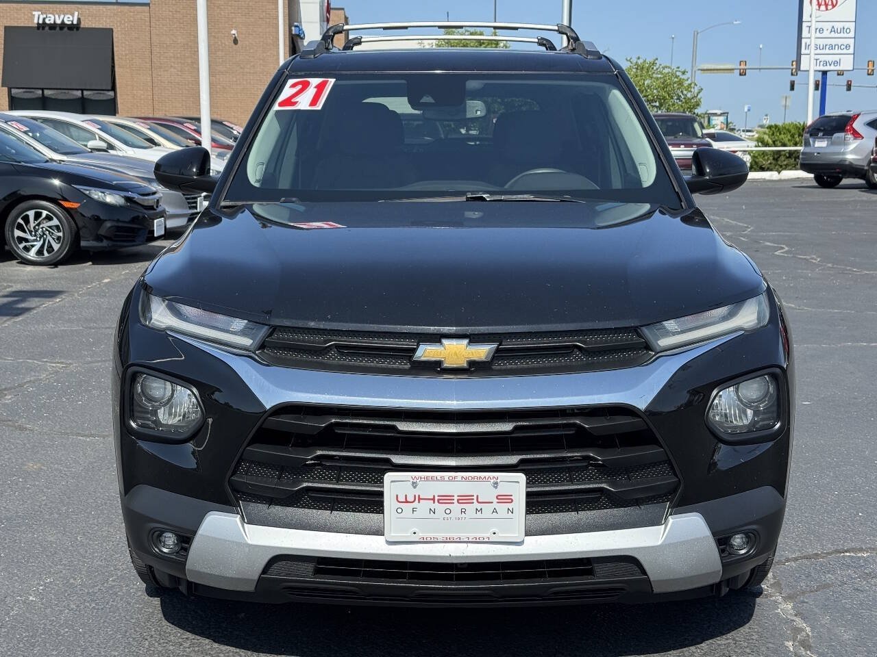 Used 2021 Chevrolet TrailBlazer LT w/ Convenience Package FWD image 2