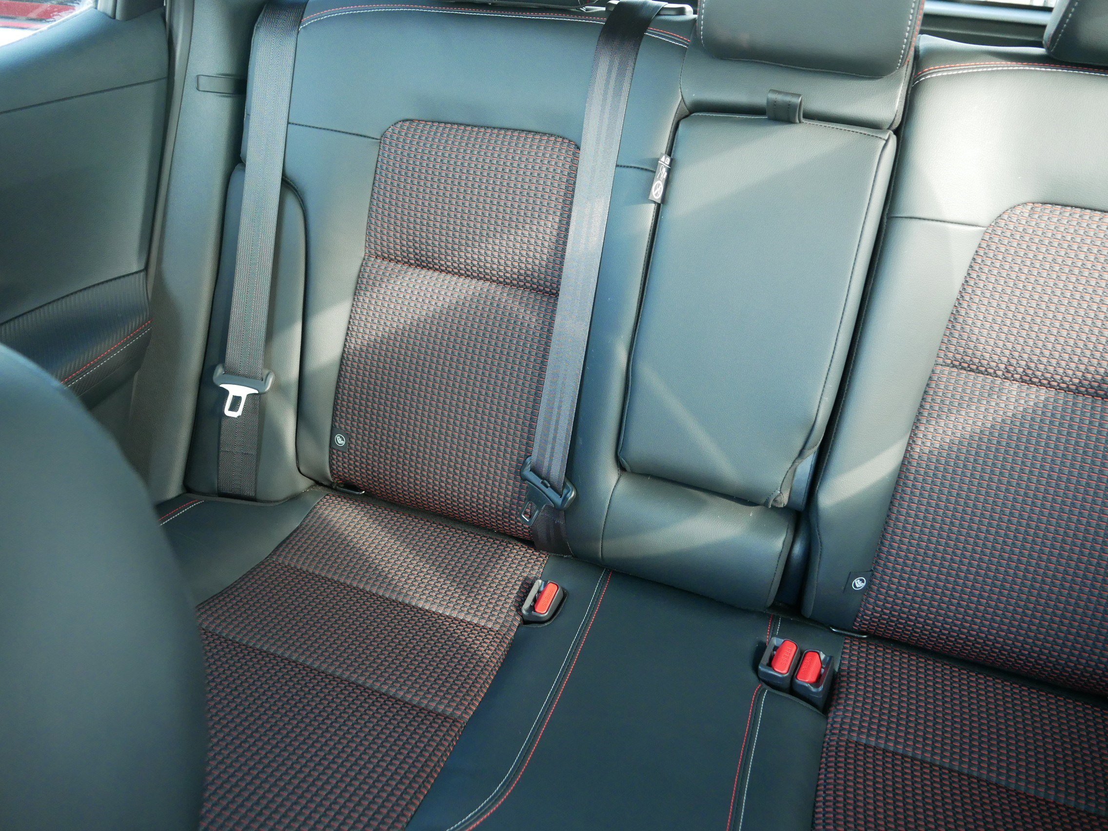 Used 2025 Nissan Kicks SR image 12