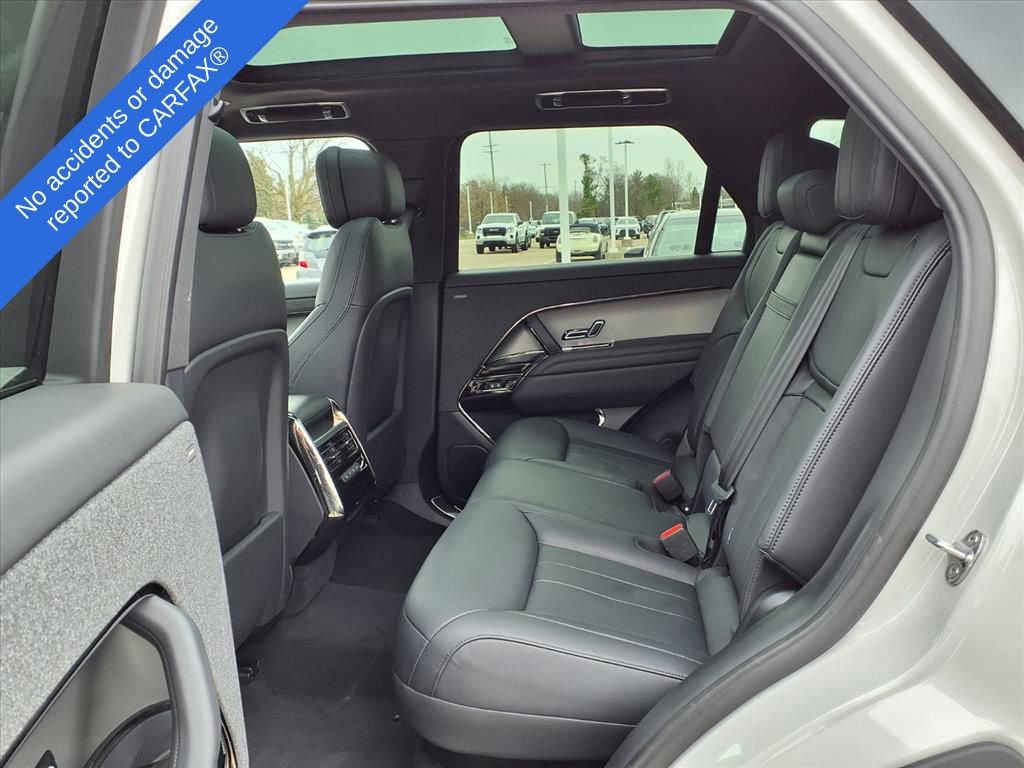 Used 2025 Land Rover Range Rover Sport SE image 12