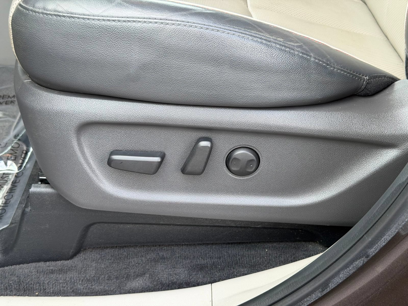 Used 2017 Kia Sedona LX w/ LX Essentials Premium Package FWD image 13