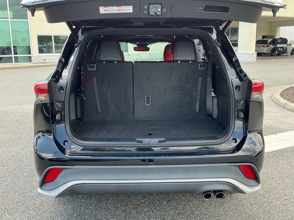Used 2021 Toyota Highlander XSE FWD image 23