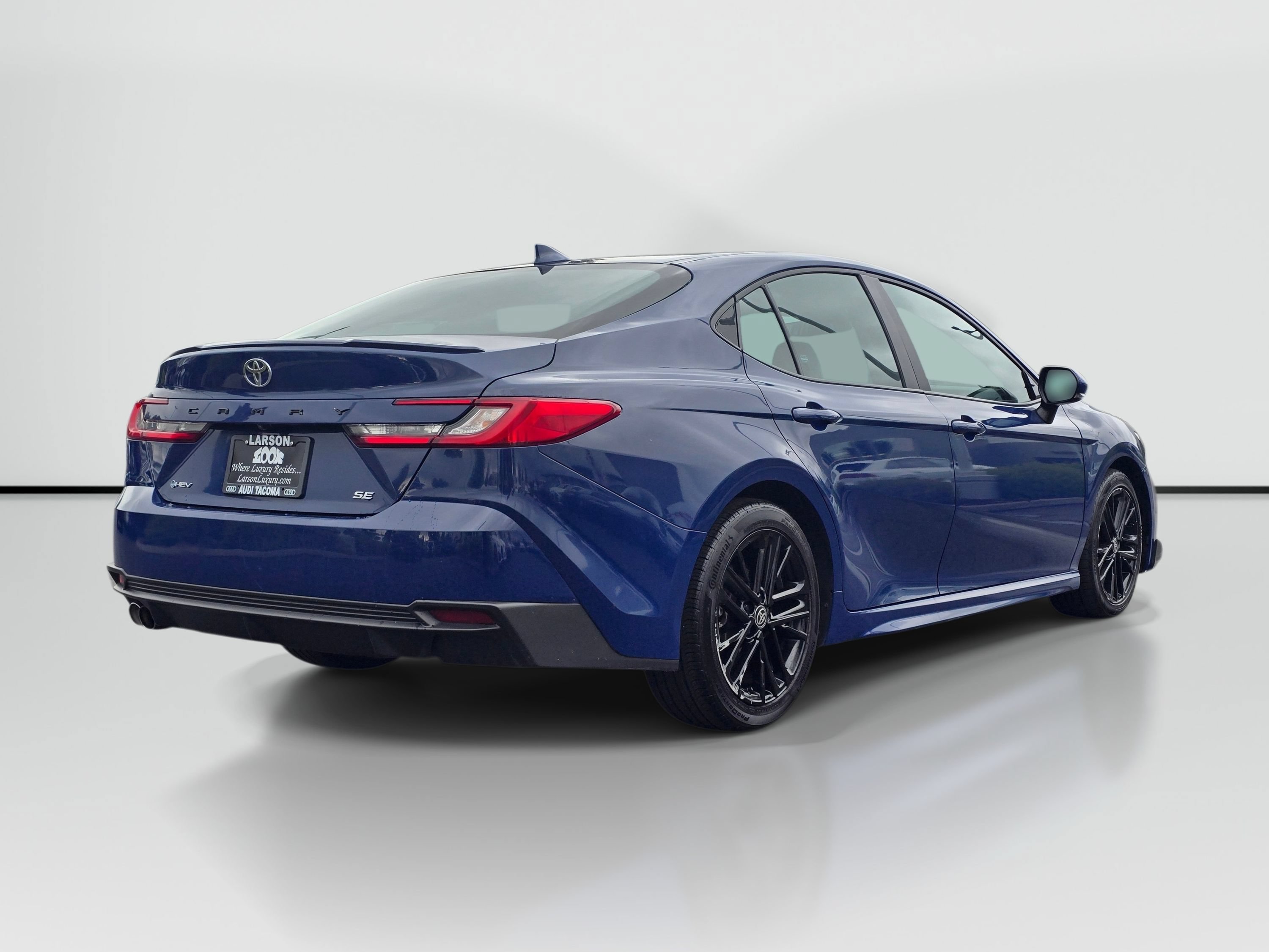 Used 2025 Toyota Camry SE FWD image 5