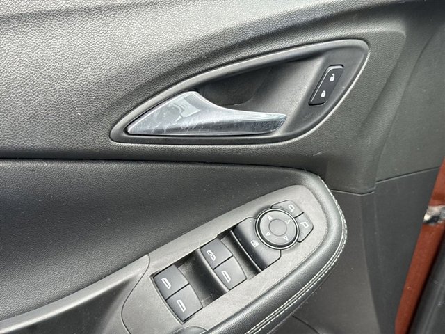 Used 2021 Buick Encore GX Select image 25