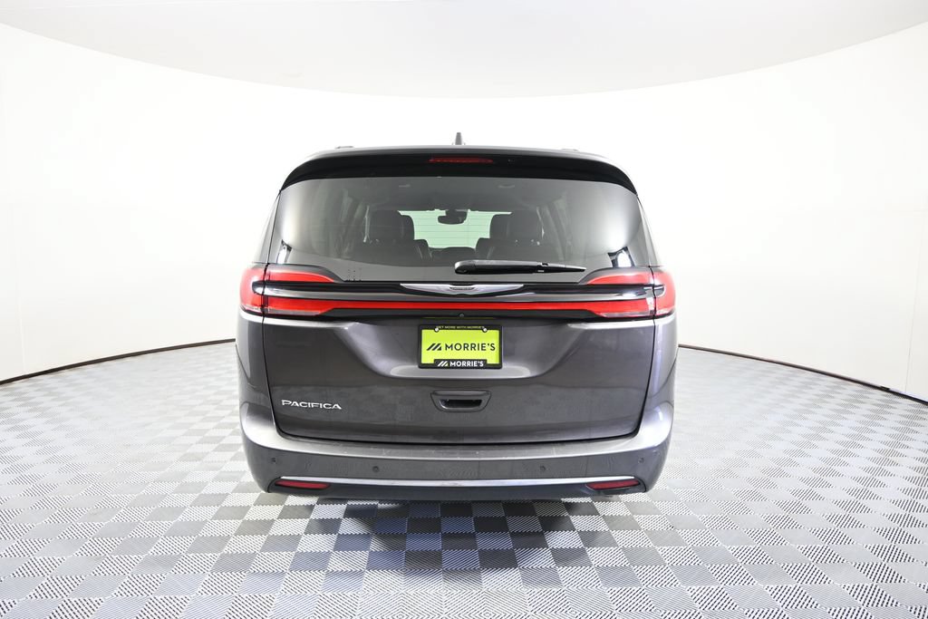 Used 2022 Chrysler Pacifica Touring-L FWD image 5