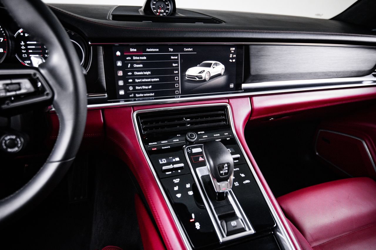 Certified 2022 Porsche Panamera GTS AWD/4WD image 18
