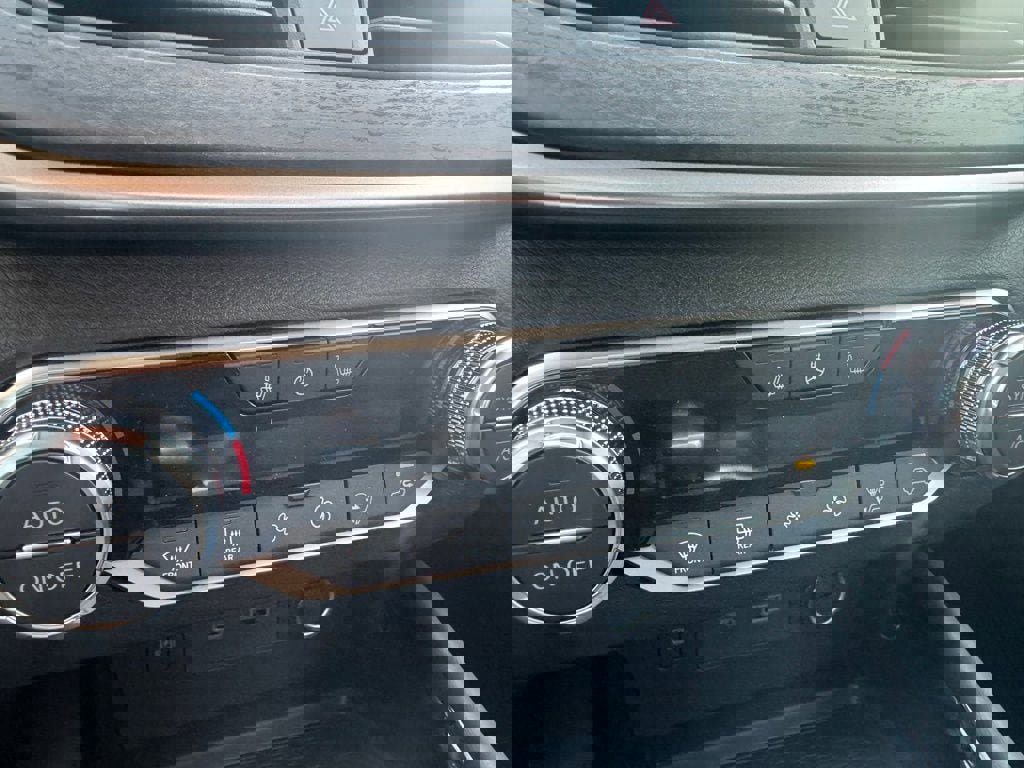 New 2025 Nissan Altima 2.5 SL image 24