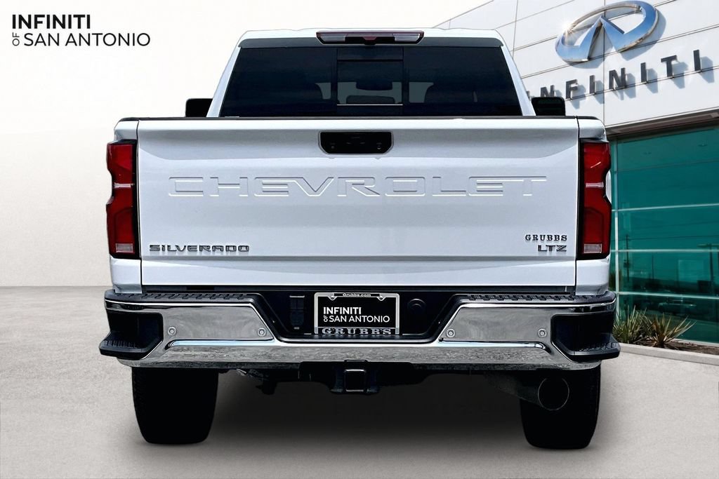 Used 2025 Chevrolet Silverado 2500 LTZ w/ LTZ Convenience Package AWD/4WD image 5