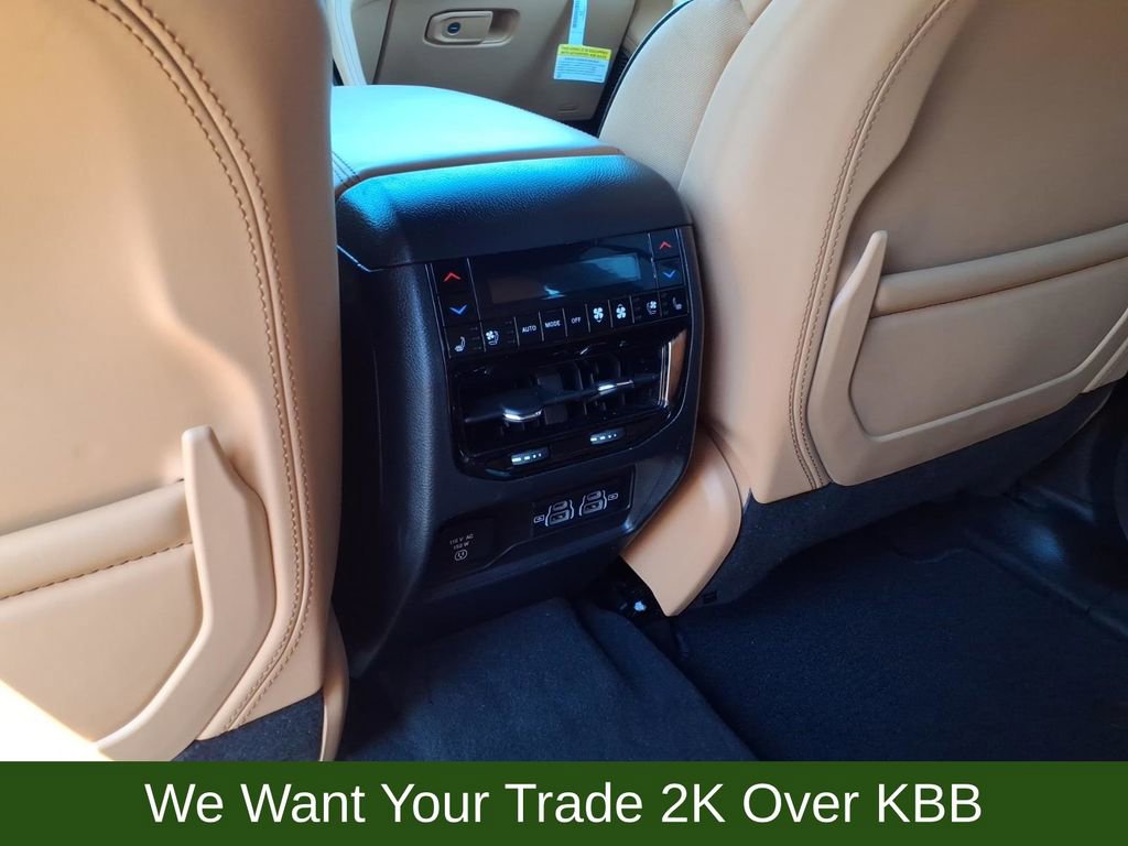 Used 2024 Jeep Grand Cherokee L Summit AWD/4WD image 24