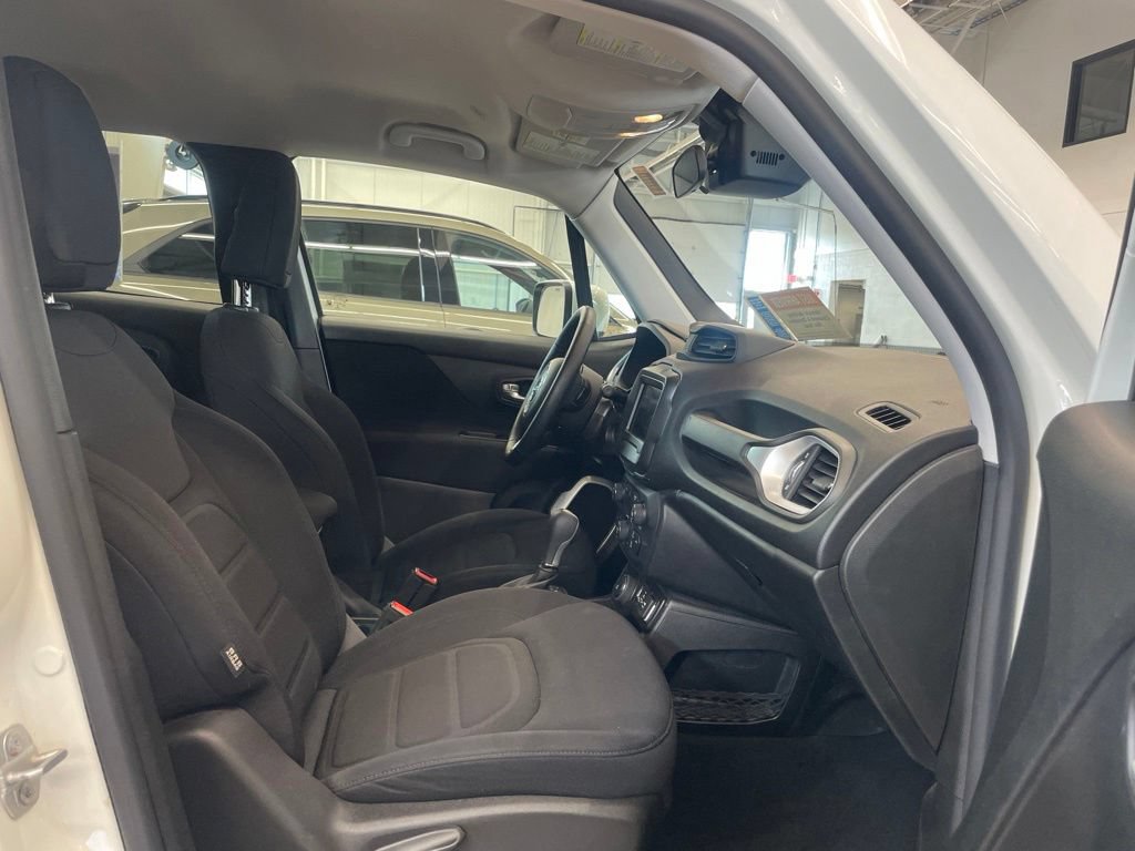Used 2020 Jeep Renegade Latitude w/ Cold Weather Group AWD/4WD image 15
