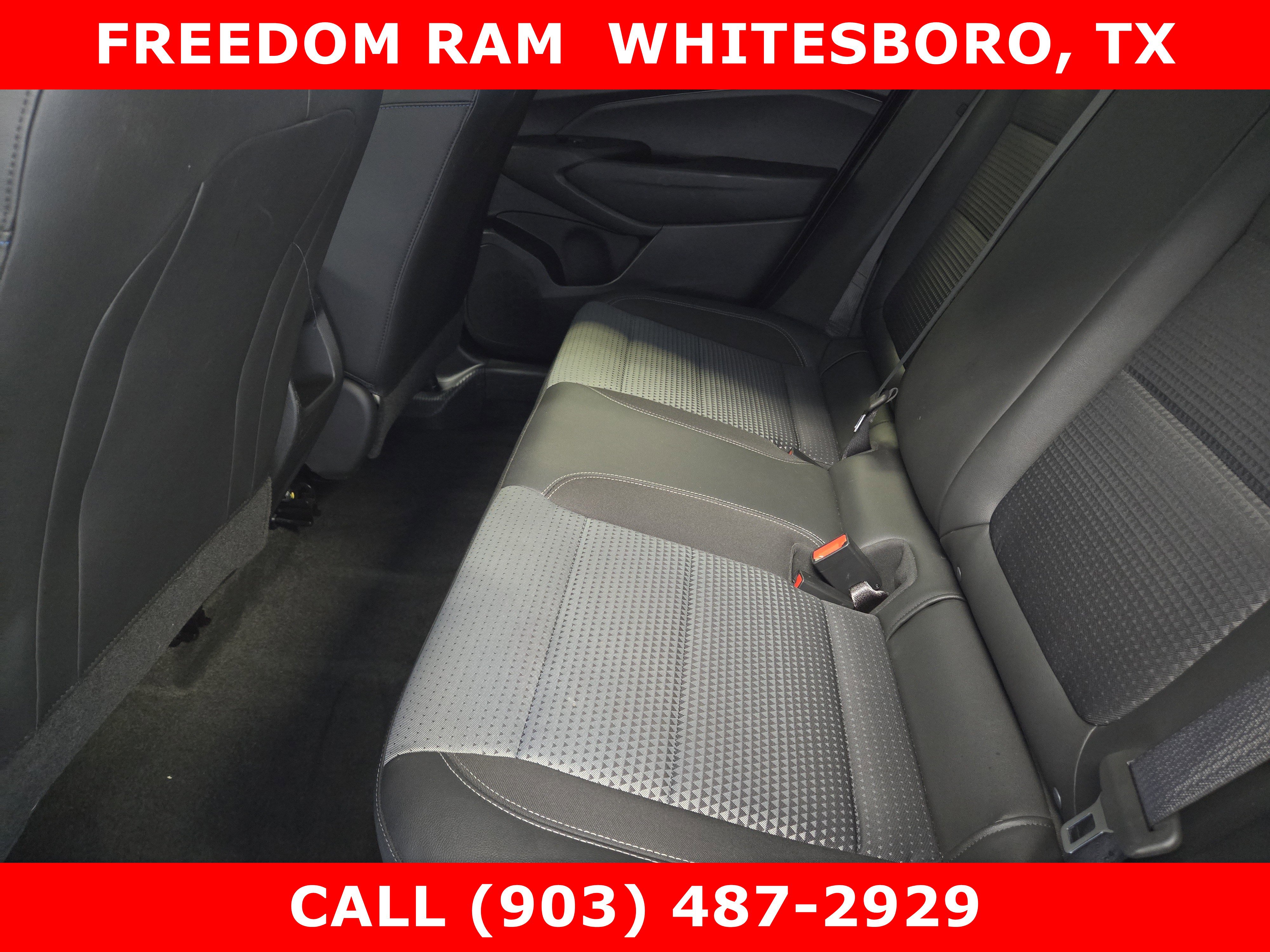 Used 2025 Chevrolet Trax LT w/ LT Convenience Package image 19