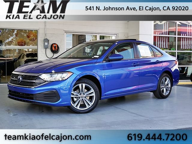 Used 2024 Volkswagen Jetta SE FWD image 2