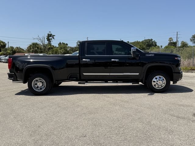 New 2026 Chevrolet Silverado 3500 High Country w/ High Country Premium Package AWD/4WD image 2