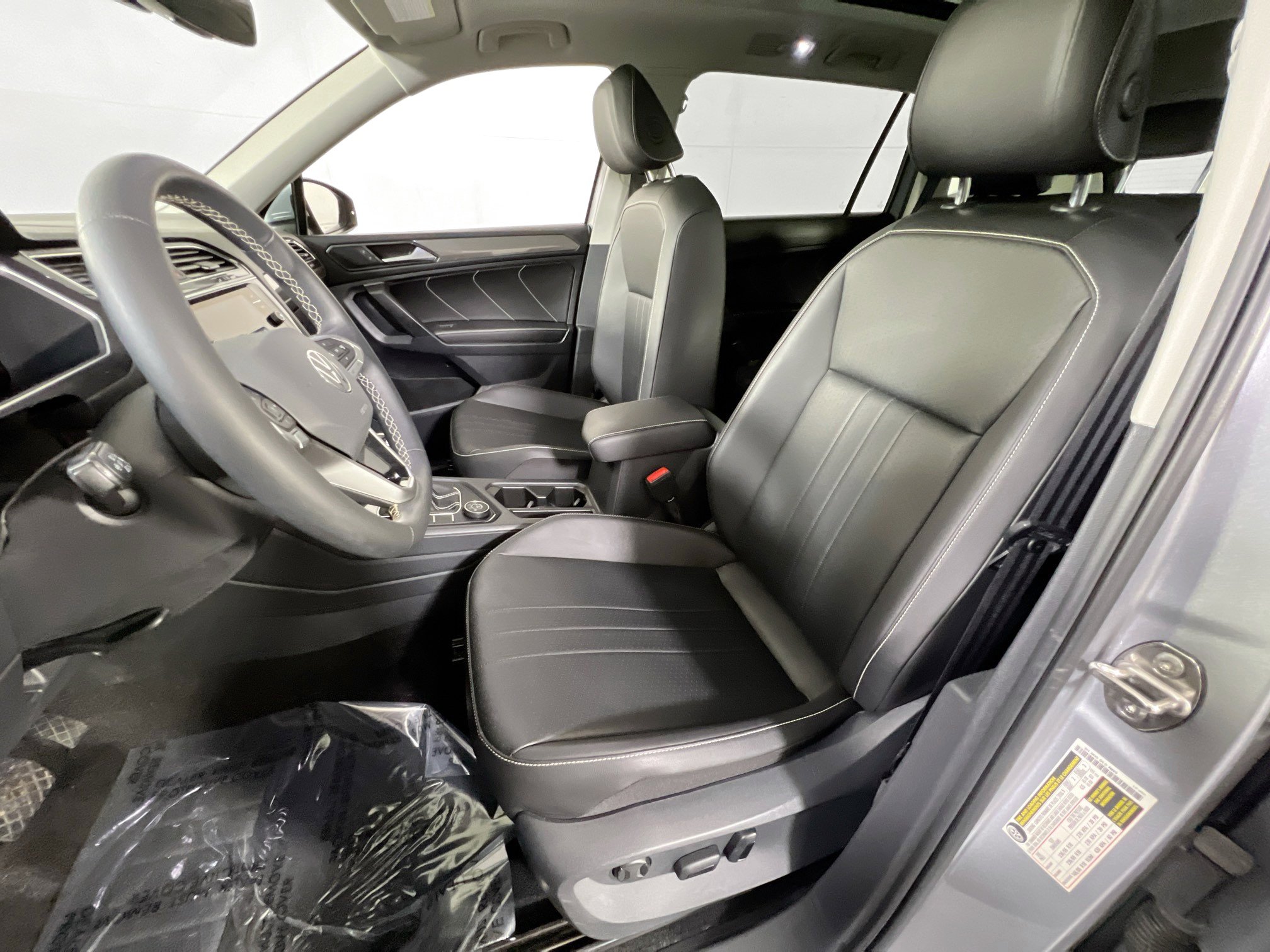 Used 2022 Volkswagen Tiguan SE AWD/4WD image 20
