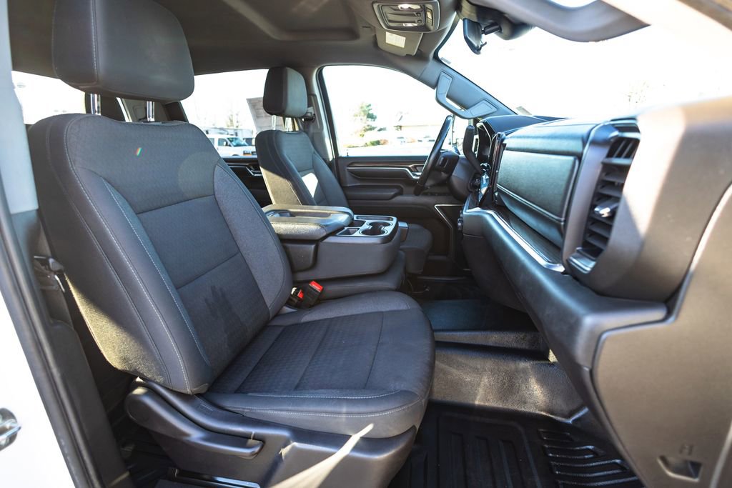 Used 2024 Chevrolet Silverado 3500 LT image 31