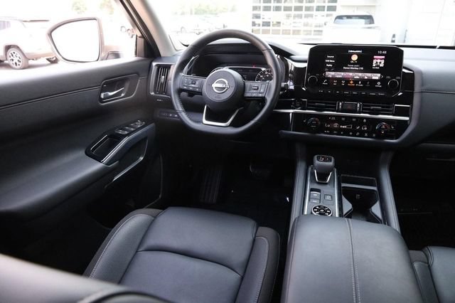 Certified 2025 Nissan Pathfinder SL w/ SL Premium Package AWD/4WD image 25