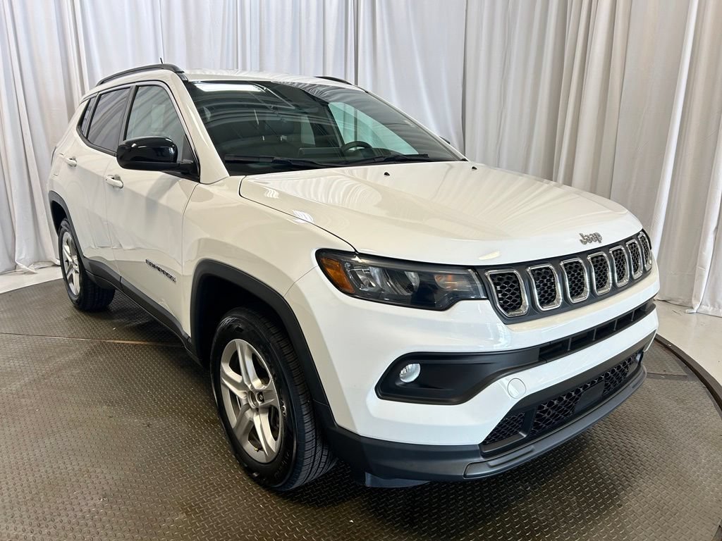 Used 2023 Jeep Compass Latitude AWD/4WD image 22
