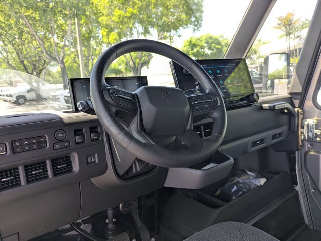 Used 2024 Chevrolet Brightdrop 600 w/ Battery Pack, Max Range AWD/4WD image 9