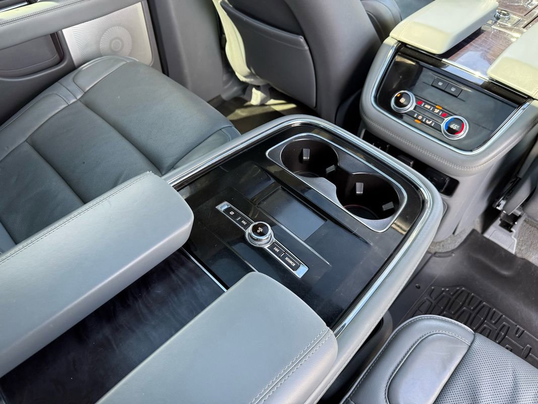 Used 2019 Lincoln Navigator Reserve image 26