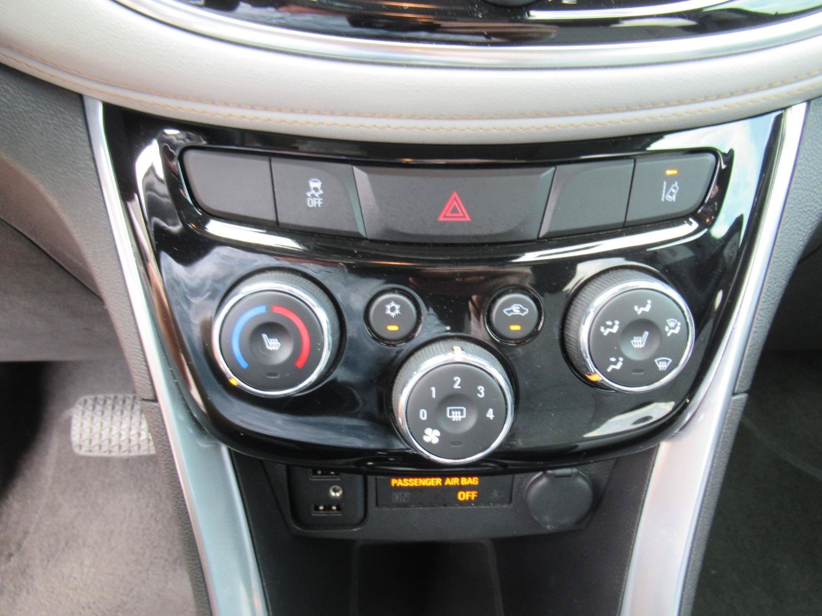 Certified 2018 Chevrolet Trax Premier FWD image 29