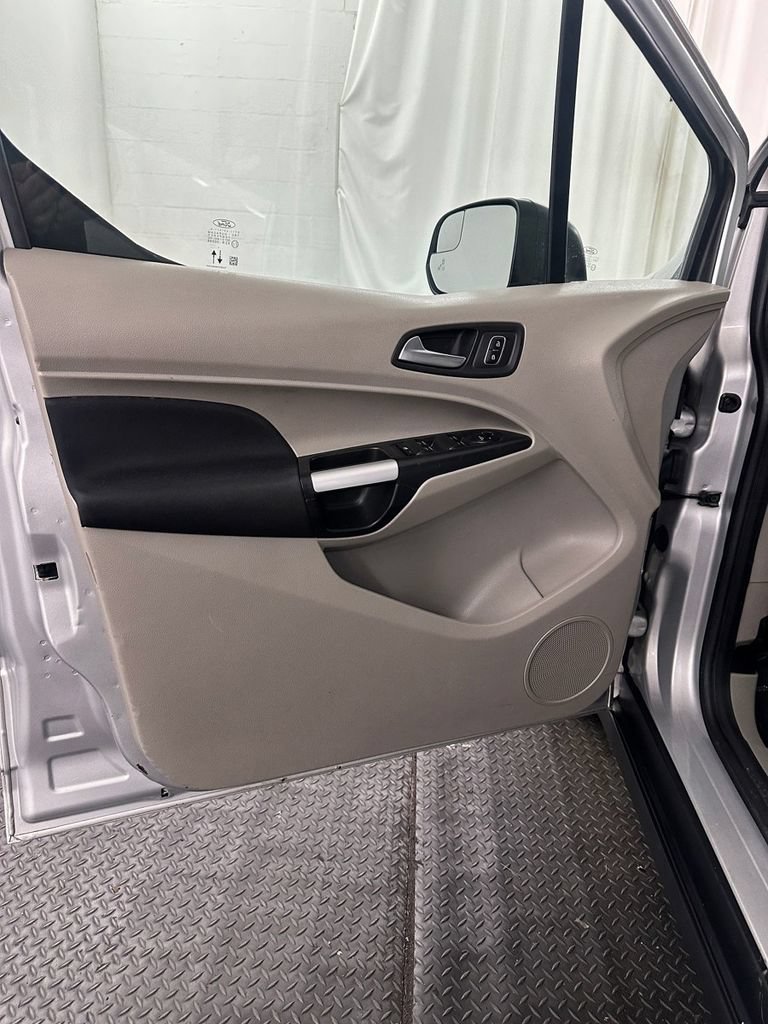 Used 2022 Ford Transit Connect XLT FWD image 8