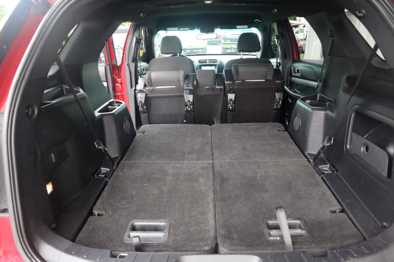 Used 2017 Ford Explorer XLT w/ Equipment Group 201A AWD/4WD image 49