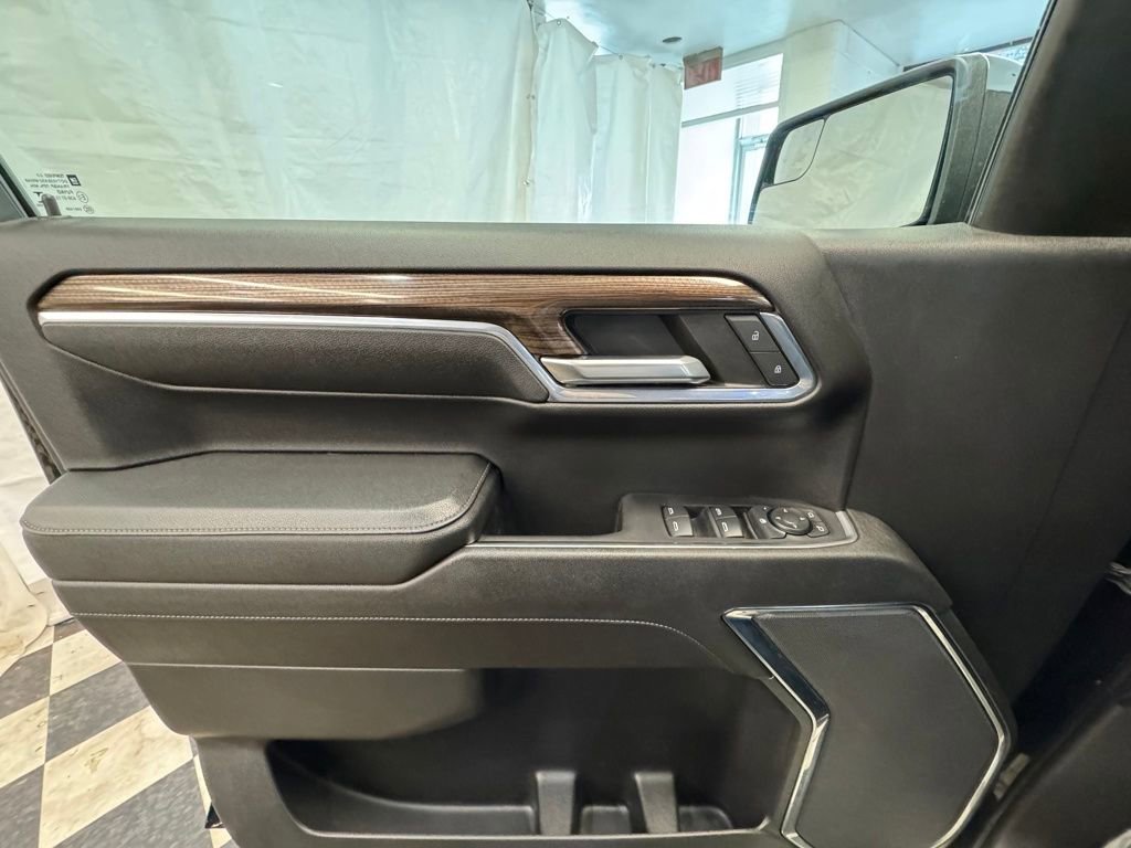 Used 2023 Chevrolet Silverado 1500 LT image 20