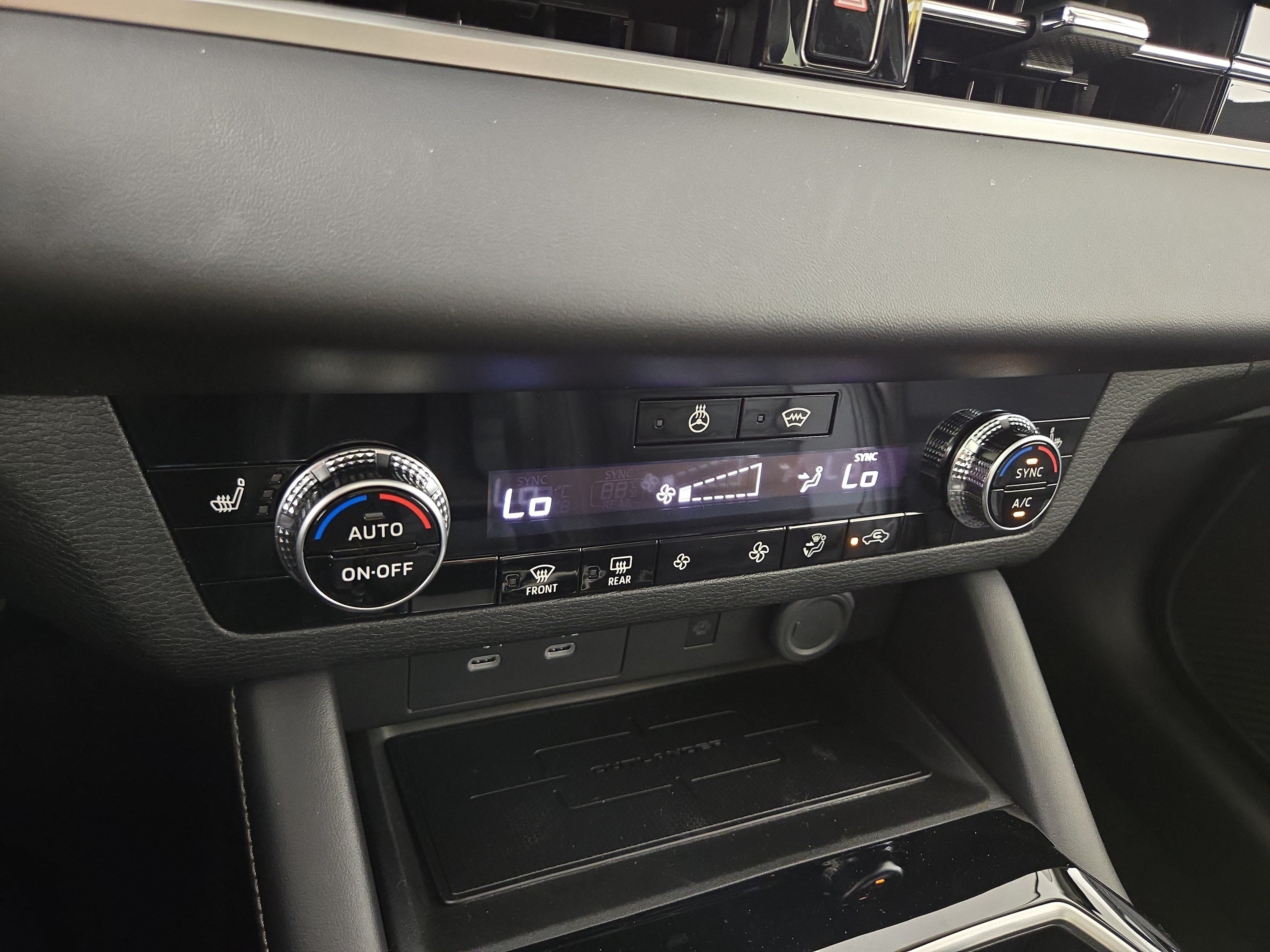 New 2026 Mitsubishi Outlander AWD image 27