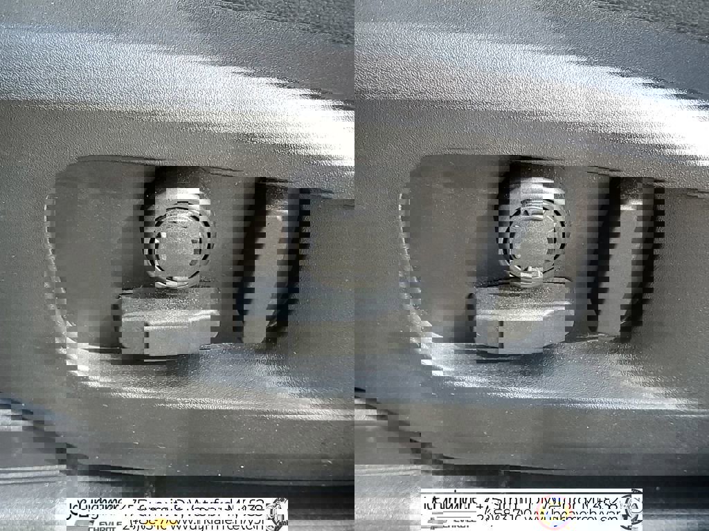 Used 2023 Land Rover Defender 110 SE image 36