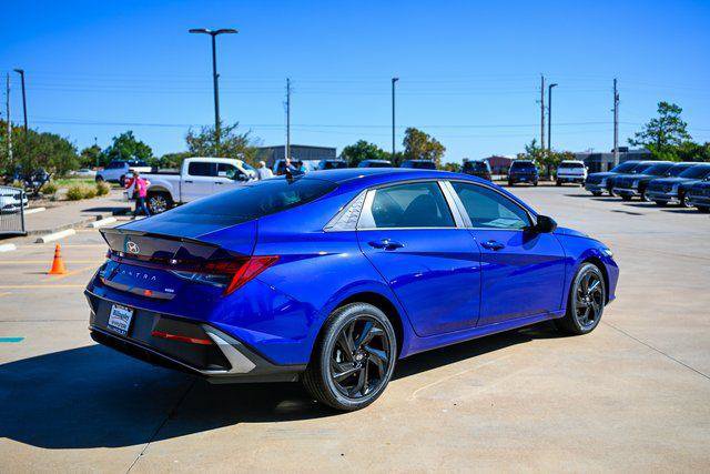New 2026 Hyundai Elantra SEL w/ Cargo Package FWD image 5