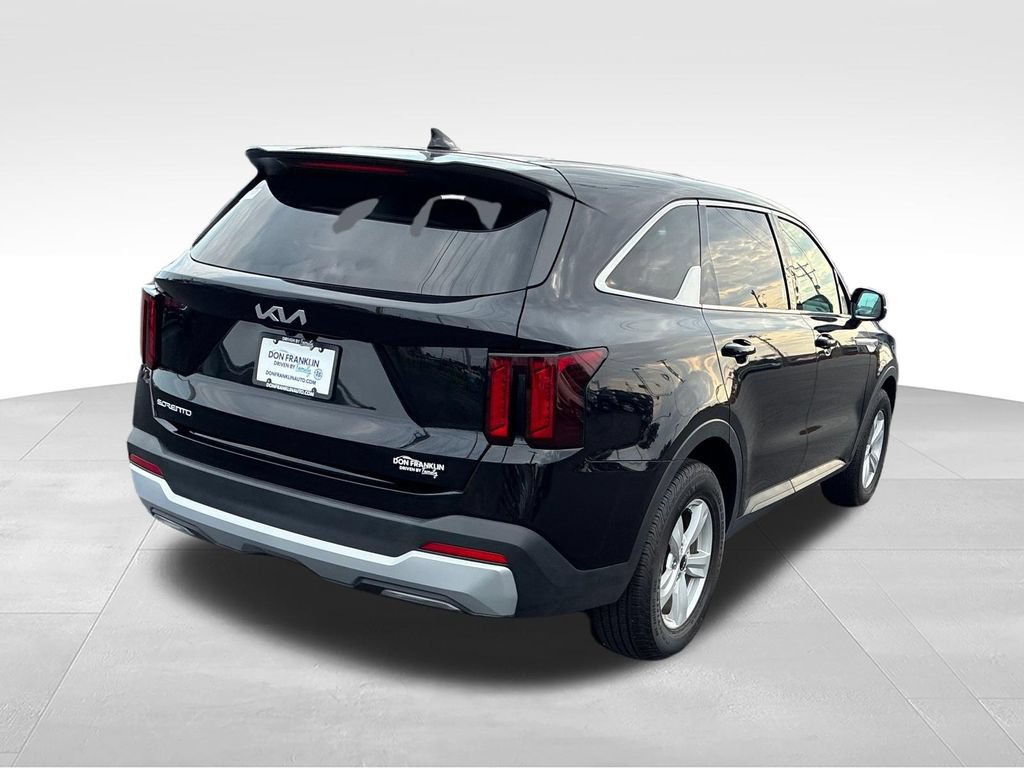 Used 2026 Kia Sorento LX FWD image 5