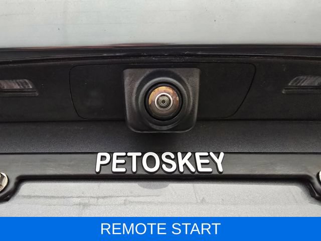 Used 2022 GMC Yukon XL AT4 w/ Technology Package AWD/4WD image 10