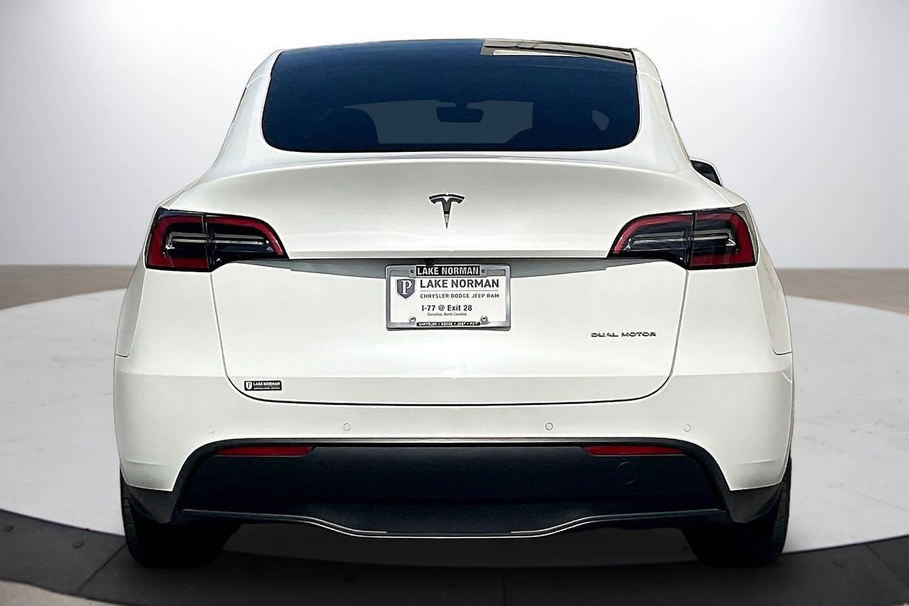 Used 2022 Tesla Model Y Long Range image 8
