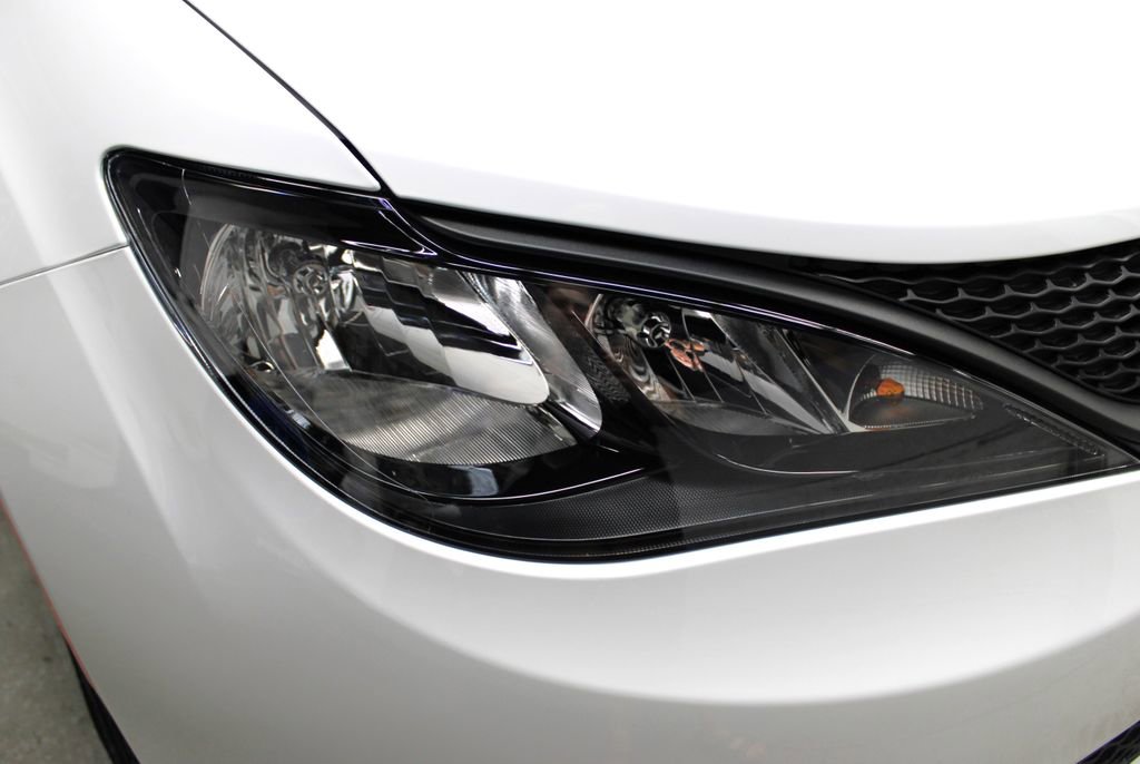 New 2026 Chrysler Voyager LX image 34