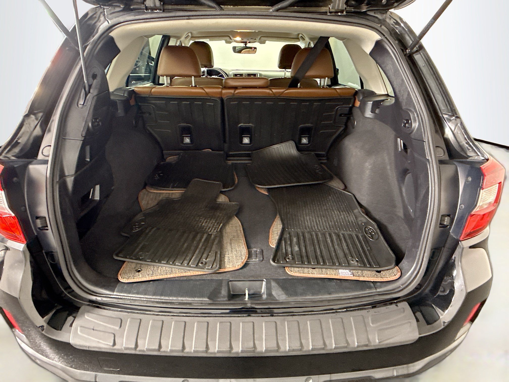 Used 2017 Subaru Outback 3.6R Touring w/ Popular Package #5A AWD/4WD image 35