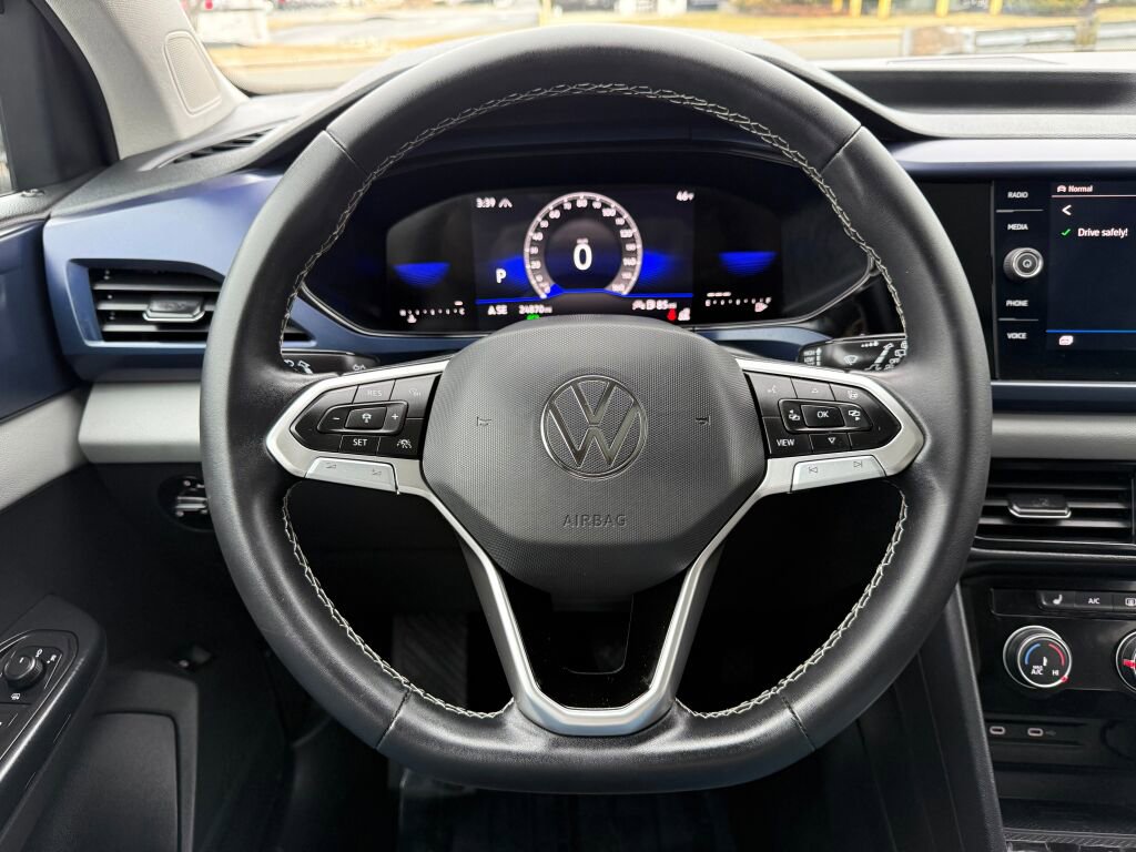 Used 2023 Volkswagen Taos SE w/ Panoramic Sunroof Package AWD/4WD image 12