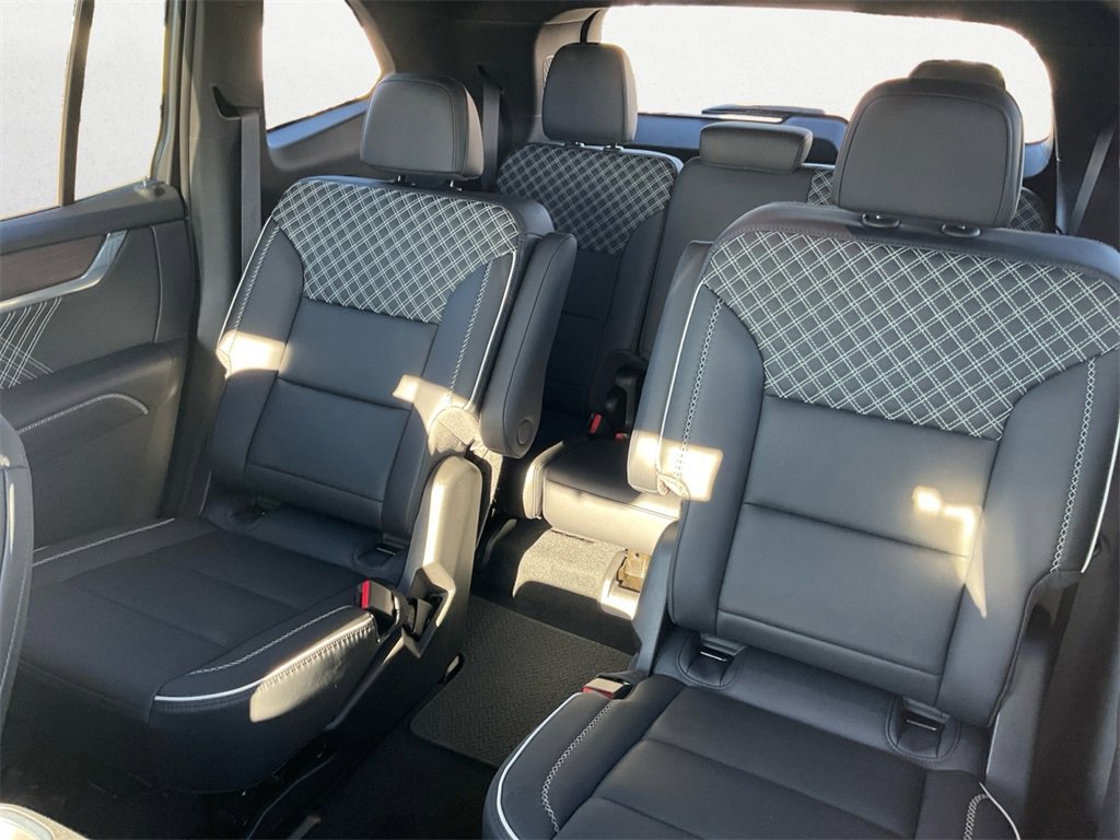 New 2026 GMC Acadia Denali w/ Super Cruise Package image 9