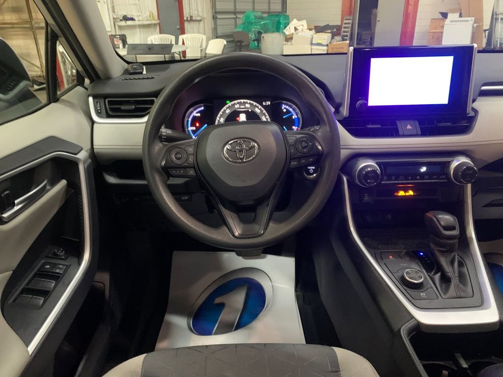 Used 2024 Toyota RAV4 XLE w/ Convenience Package image 17