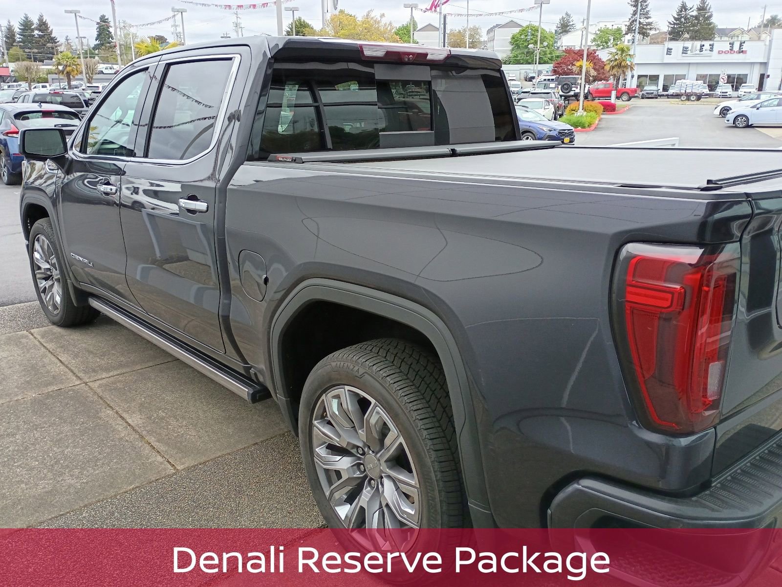 Used 2022 GMC Sierra 1500 Denali w/ Denali Reserve Package AWD/4WD image 7
