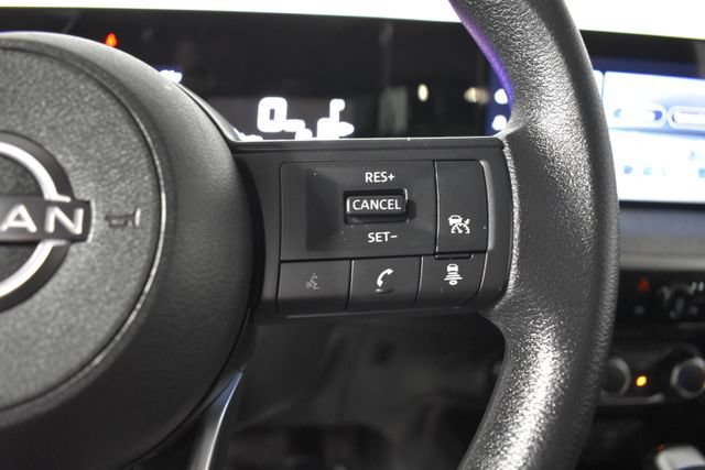 Certified 2025 Nissan Kicks SV AWD/4WD image 15